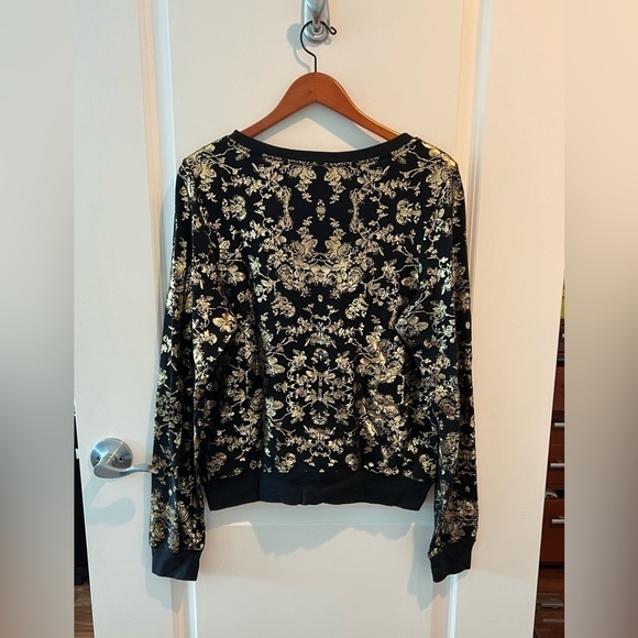 Wildfox Metallic Gold Foil Rose Pattern Print Black Crewneck Sweatshirt - Picture 10 of 16